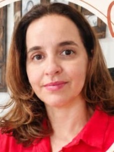 Foto da artesã Juju Minerva